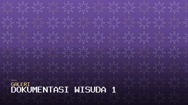 Wisudawan berbaris memasuki auditorium